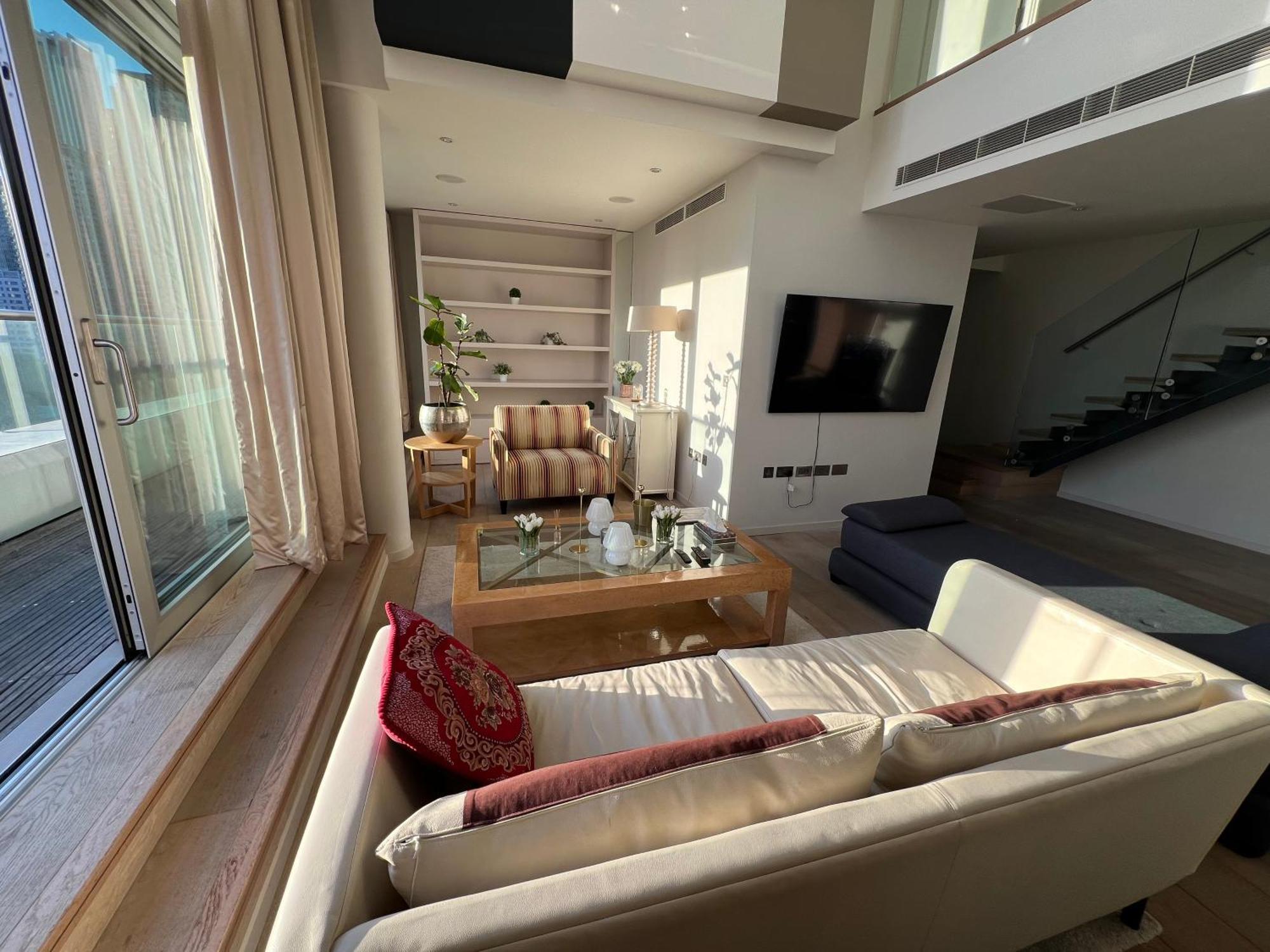 Penthouse In Canary Wharf